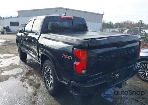 2024 Chevrolet Colorado 4Wd Z71 z USA, uszkodzony, nr VIN 1GCPTDEK0R1144744
